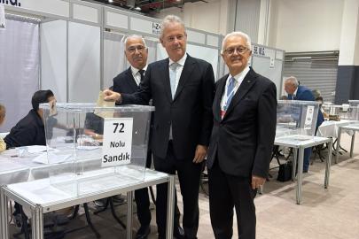 İZTO’da seçim heyecanı: İlk oyu Başkan Özgener kullandı