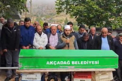 Kalp krizi geçirerek hayatını kaybeden anne ve oğlu defnedildi