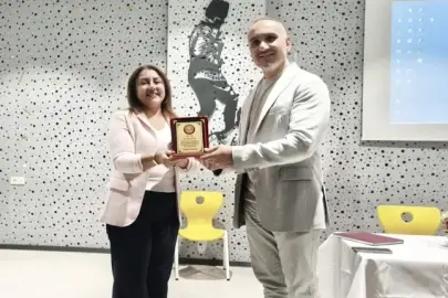 Karabağlar Seniha Mayda Ortaokulu’nda 4 yıllık emeğe vefa