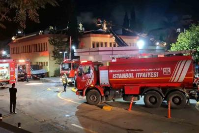 Kartal’da hastanenin çatısında çıkan yangın söndürüldü