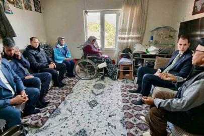 Kaymakam Atam yaşlı vatandaşları evlerinde ziyaret etti