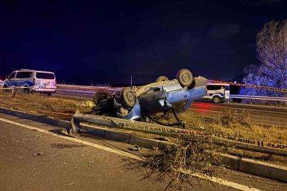 Kayseri’de aydınlatma direğine çarpan otomobil takla attı: 2 ağır yaralı