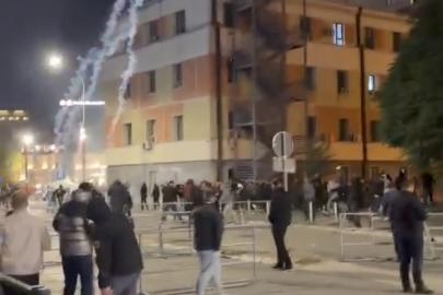 Kosova’da protestocular ile polis karşı karşıya geldi