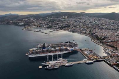 Kuşadası’na 4 kruvaziyerle 6 bin turist geldi