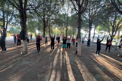 Kuşadası’nda vatandaşlar güne sporla başladı