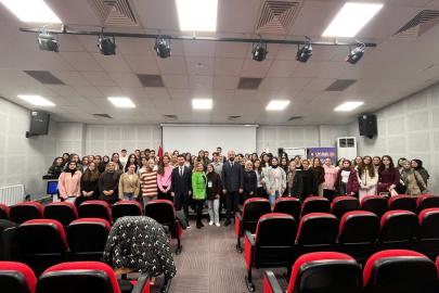 Kütahya’da üniversite öğrencilerine uyuşturucu ve siber suçlarla mücadele eğitimi