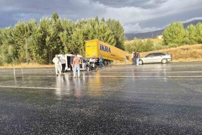 Malatya’da tır ile otomobil çarpıştı: 4 yaralı
