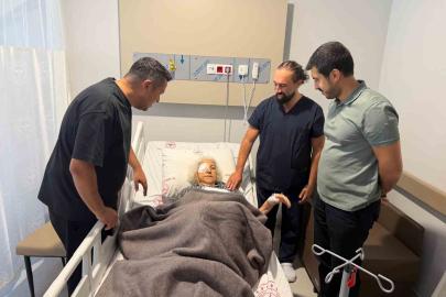 Marmaris Devlet Hastanesi’nde 93 yaşındaki hastaya  başarılı göz ameliyatı