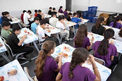 Mersin’de 3 bin öğrenciye günlük ücretsiz öğle yemeği desteği