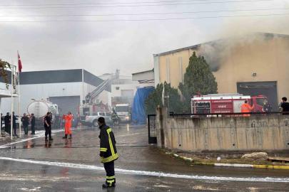 Mersin’de tütün ve makaron fabrikasındaki yangın kontrol altına alındı