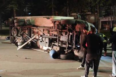 Merzifon’da kamyonetle otomobil çarpıştı: 3 yaralı
