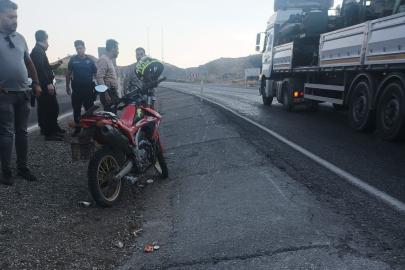 Motosiklet bariyere çarptı: 1 yaralı