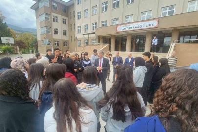 Müdür Yılmaz’dan öğrencilere "akımlara kapılmayın" uyarısı
