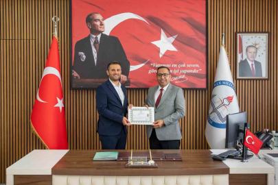 Muğla’da okul yöneticilerine başarı belgeleri takdim edildi