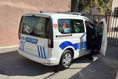 Okula silah getiren öğrenci yakalandı