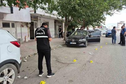 Park halindeki otomobil kurşunlandı