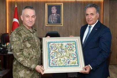 Rektör Akpolat’tan 2.Ordu Komutanı Gültekin Yaralı’ya ziyaret