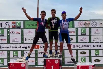 Sakarya'nın genç pedalları 42 madalyayla sezonu taçlandırdı