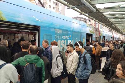 Samsun’da sabah saatlerinde tramvaylarda yoğunluk