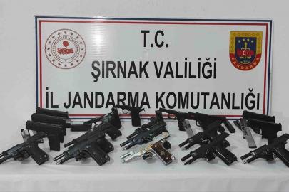 Şırnak’ta 3 tır içerisinde silah ve uyuşturucu ele geçirildi