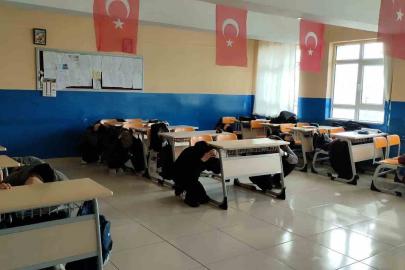 Sivas’ta tüm okullarda deprem tatbikatı gerçekleştirildi