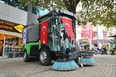 Tavas Belediyesinin araç filosu yeni temizlik aracıyla güçlendi
