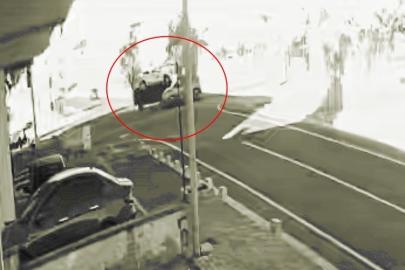 Tekirdağ’da otomobille çarpışan ticari taksinin takla attığı anlar kamerada