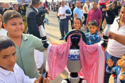 TEKNOFEST’te CANİKMAN rüzgarı: Puşi taktı, dans etti