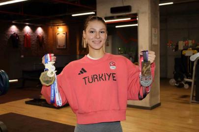 Tekvandonun ‘altın’ kızı zirveye yerleşti