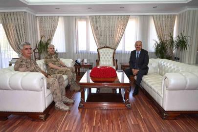 Tümgeneral Şakir Uslu, Batman Valisi Ekrem Canalp ile bir araya geldi