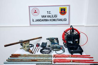 Van’da sit alanında kaçak kazı yapan 2 kişi suçüstü yakalandı