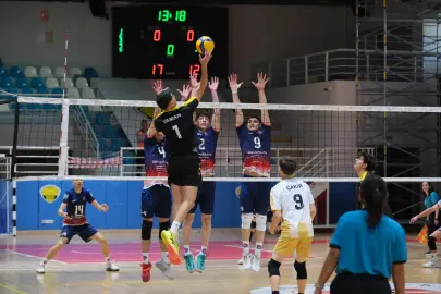 Voleybolda Konya Büyükşehir fırtınası