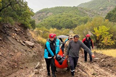 Yağış nedeniyle köyde mahsur kalan hastaya ekipler ulaştı