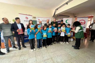 Yiğido dede çocuklara geleneksel oyunları anlattı