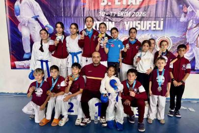 Yusufeli’ndeki karate turnuvasında madalyaları topladılar