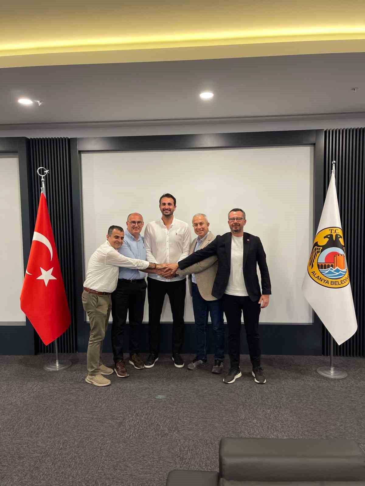 Alanya Belediyespor, Başantrenör Serkan Oğuz ile sözleşme uzattı
