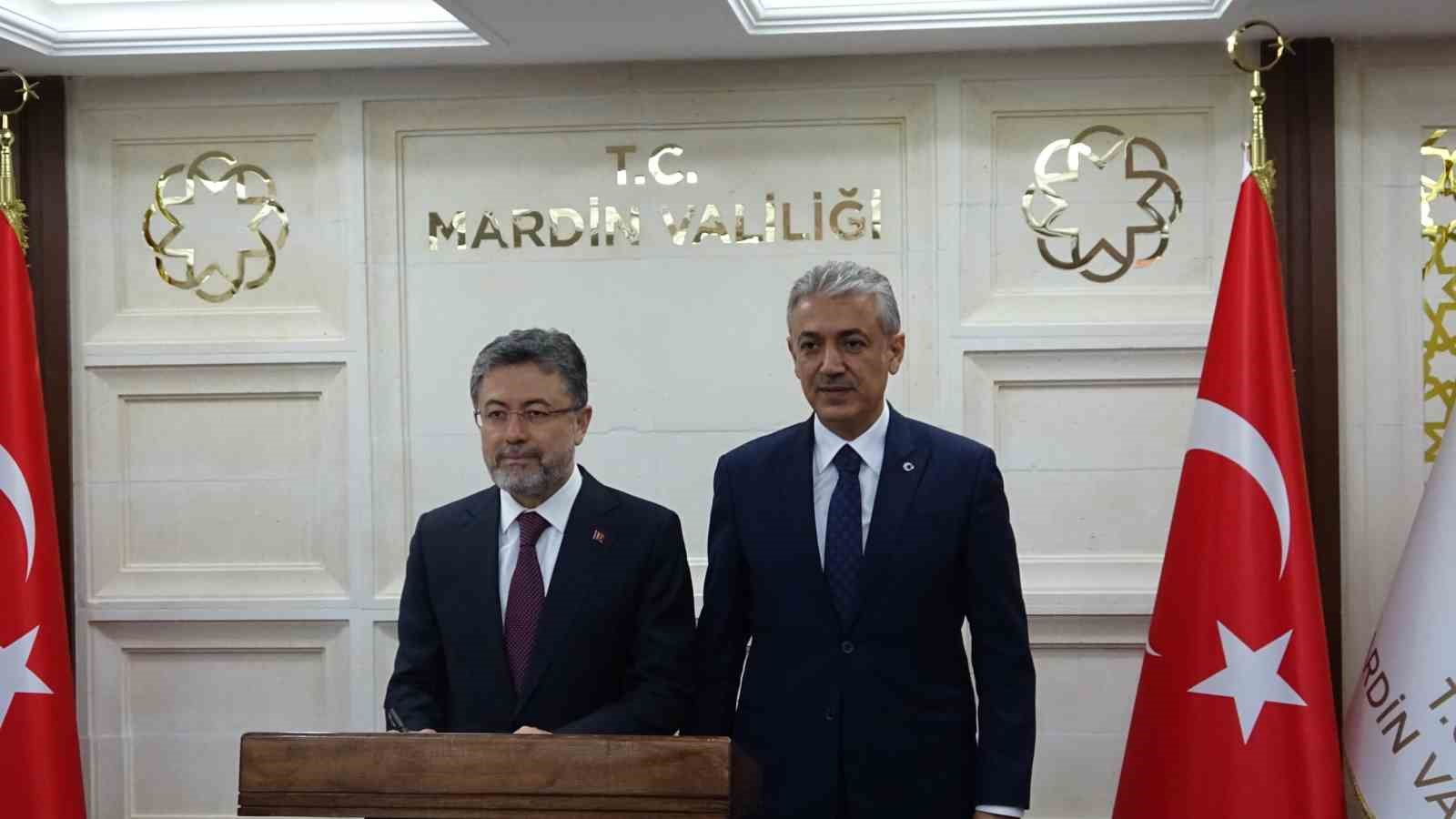 Bakan Yumaklı, Mardin’de çeşitli ziyaretlerde bulundu