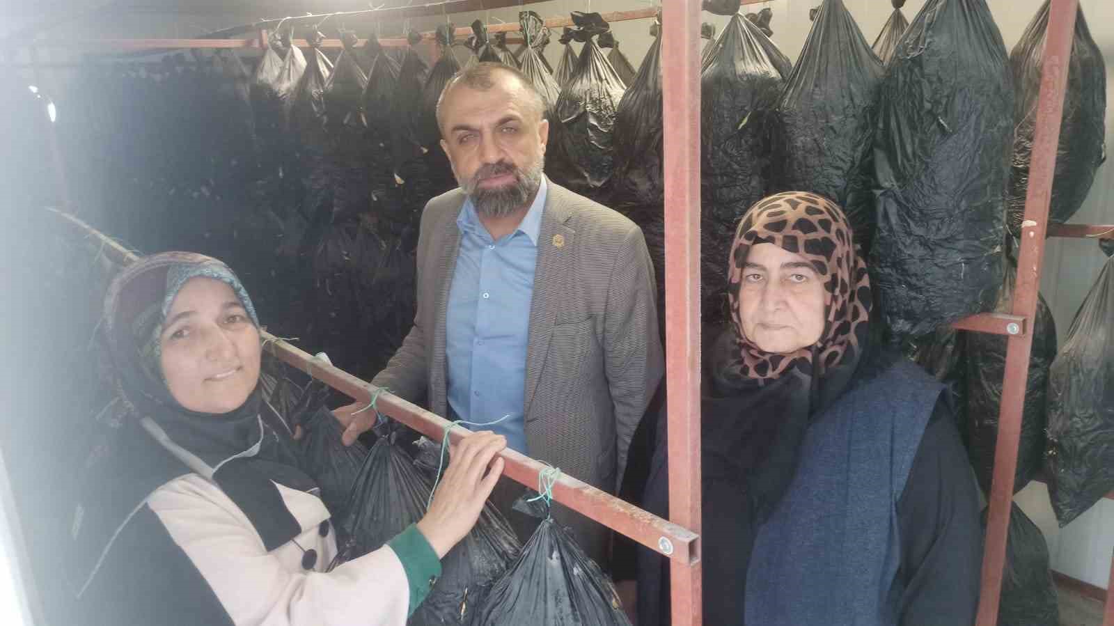Malatyalı kadınlar konteynerde üretim yapıyor
