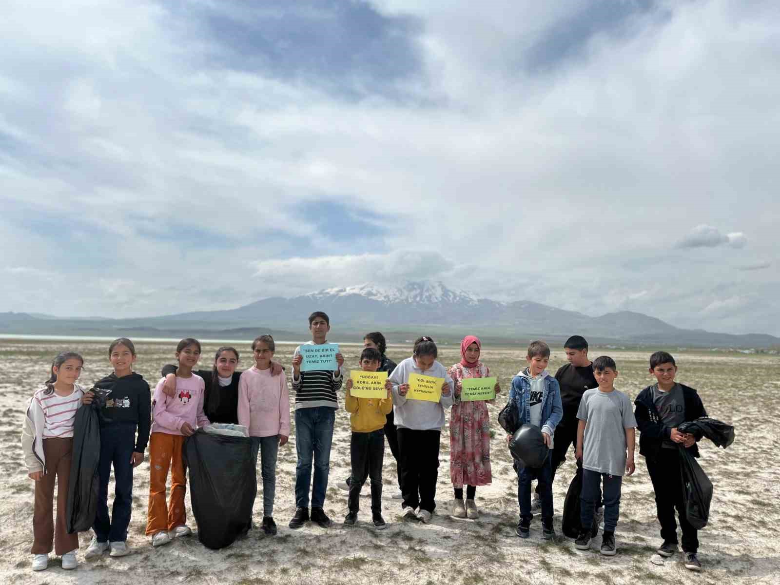 Göldüzü Köyü Ortaokulundan Arin Gölü’nde örnek temizlik etkinliği