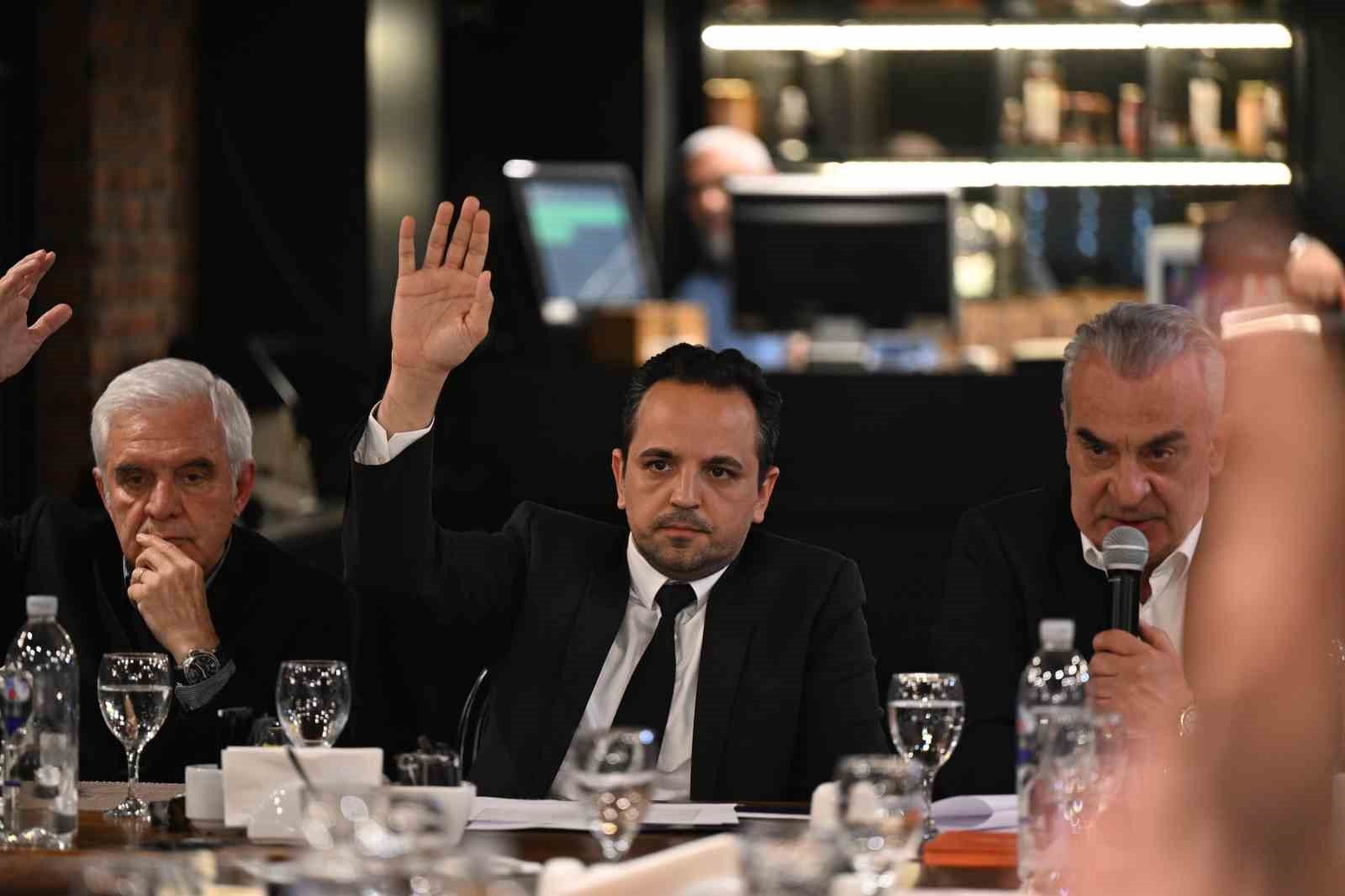 BUYSAD’da bayrak değişim
