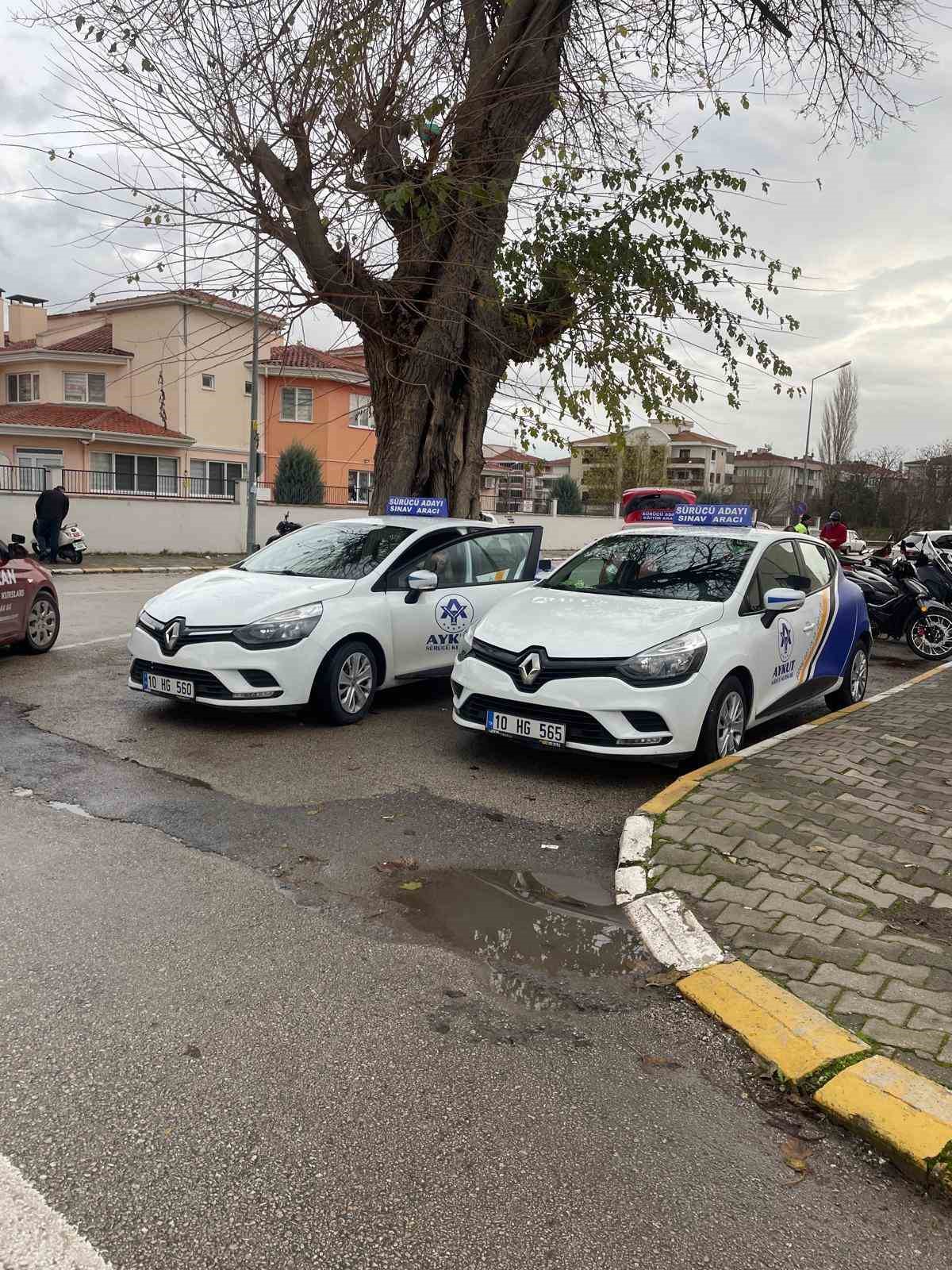 Okul civarında sürücü kursuna velilerden tepki