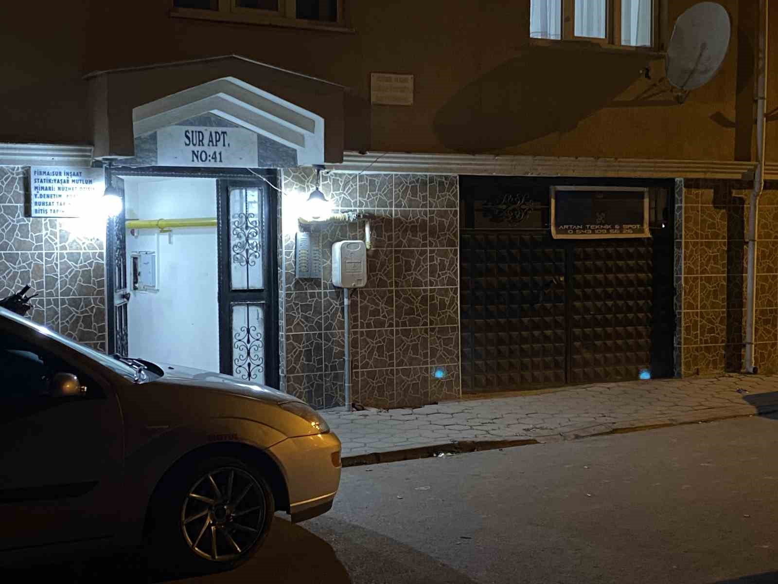 Tabancayla vuruldu, eve gidip 112’yi aradı
