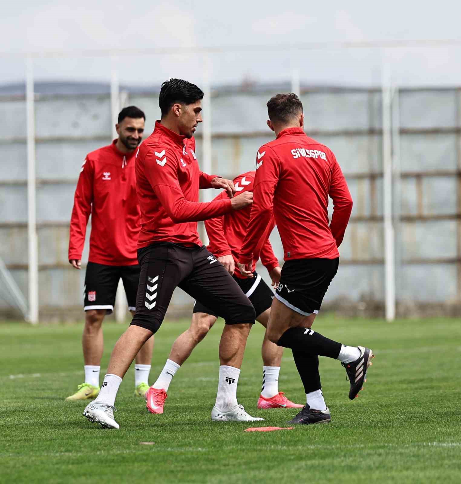 Sivasspor, Antalyaspor maçı hazırlıklarını tamamladı