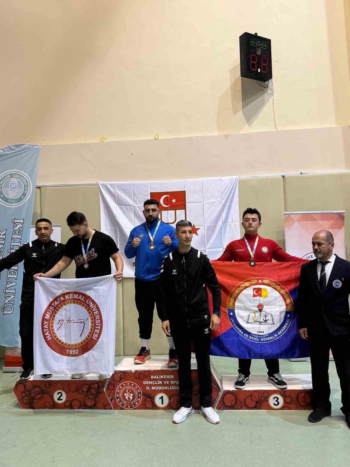 Üniversitelerarası Kick Boks Şampiyonasına BUÜ damgası
