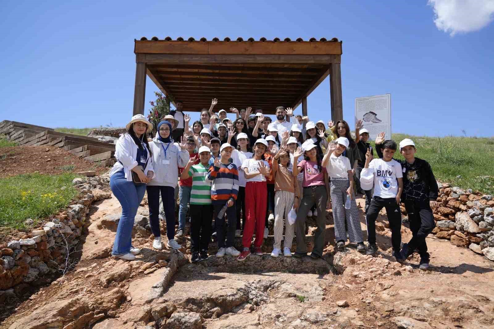 Arkeoloji topluluğundan minik kaşiflere kültürel miras eğitimi