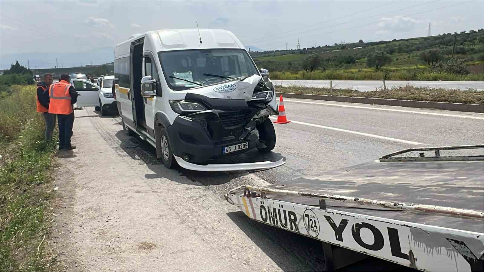 Manisa’da facianın eşiğinden dönüldü: 9 öğrenci yaralandı