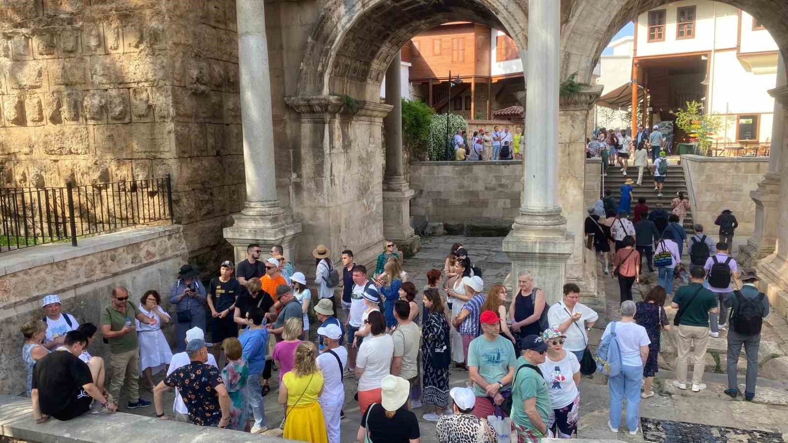 Yangına dayanıklı kapı krizi: Antalya’da 1600 otelden yüzde 90’ı risk altında