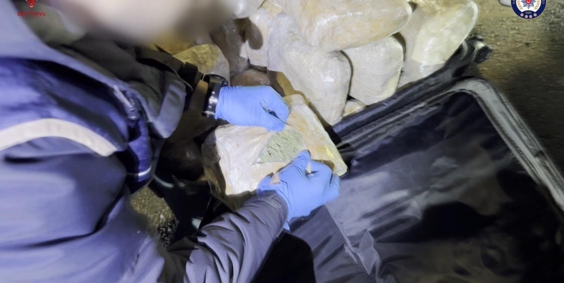 Batman’da otomobilde 39 kilo 400 gram skunk ele geçirildi