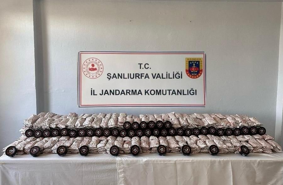 Şanlıurfa’da kaçak alkol ve tütün ele geçirildi