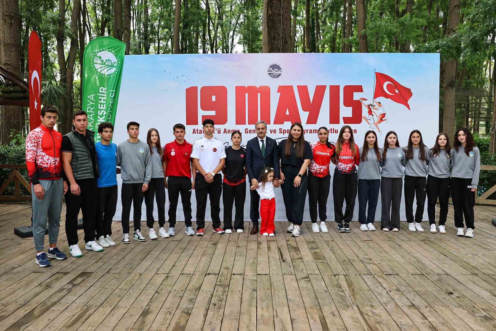 Başkan Yusuf Alemdar, sporun şampiyonlarıyla buluştu